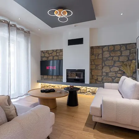 Livia - Palazzo Di Meteora * カランバカ