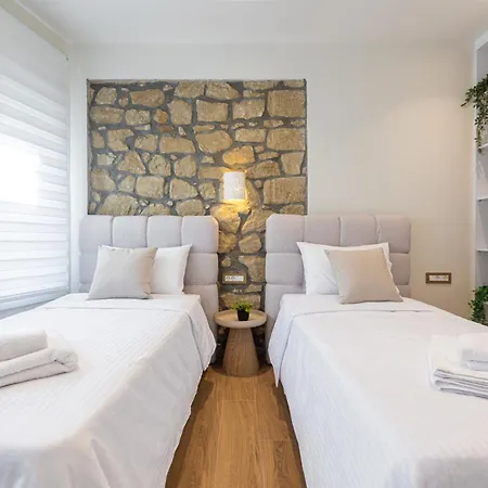Livia - Palazzo Di Meteora Lägenhet