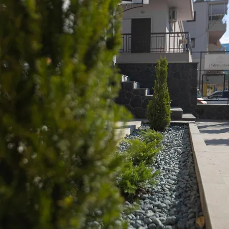 Livia - Palazzo Di Meteora *