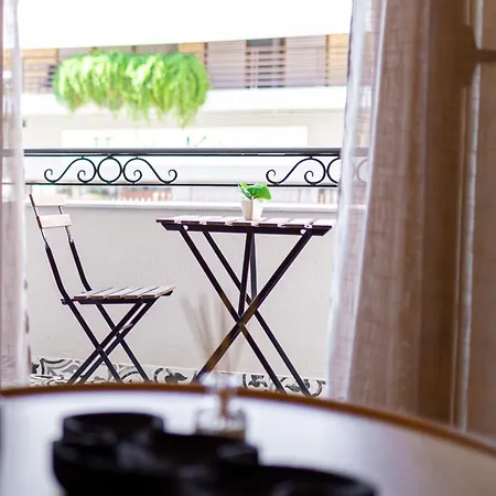 Livia - Palazzo Di Meteora カランバカ