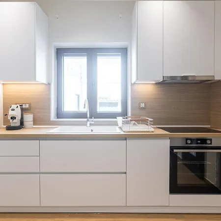 Livia - Palazzo Di Meteora * カランバカ